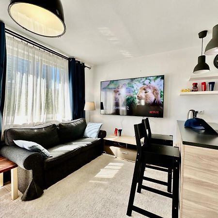 شقة Neon 2 - Fast Wifi 70'Tv Netflix Hbo Max Appletv+ وارسو المظهر الخارجي الصورة