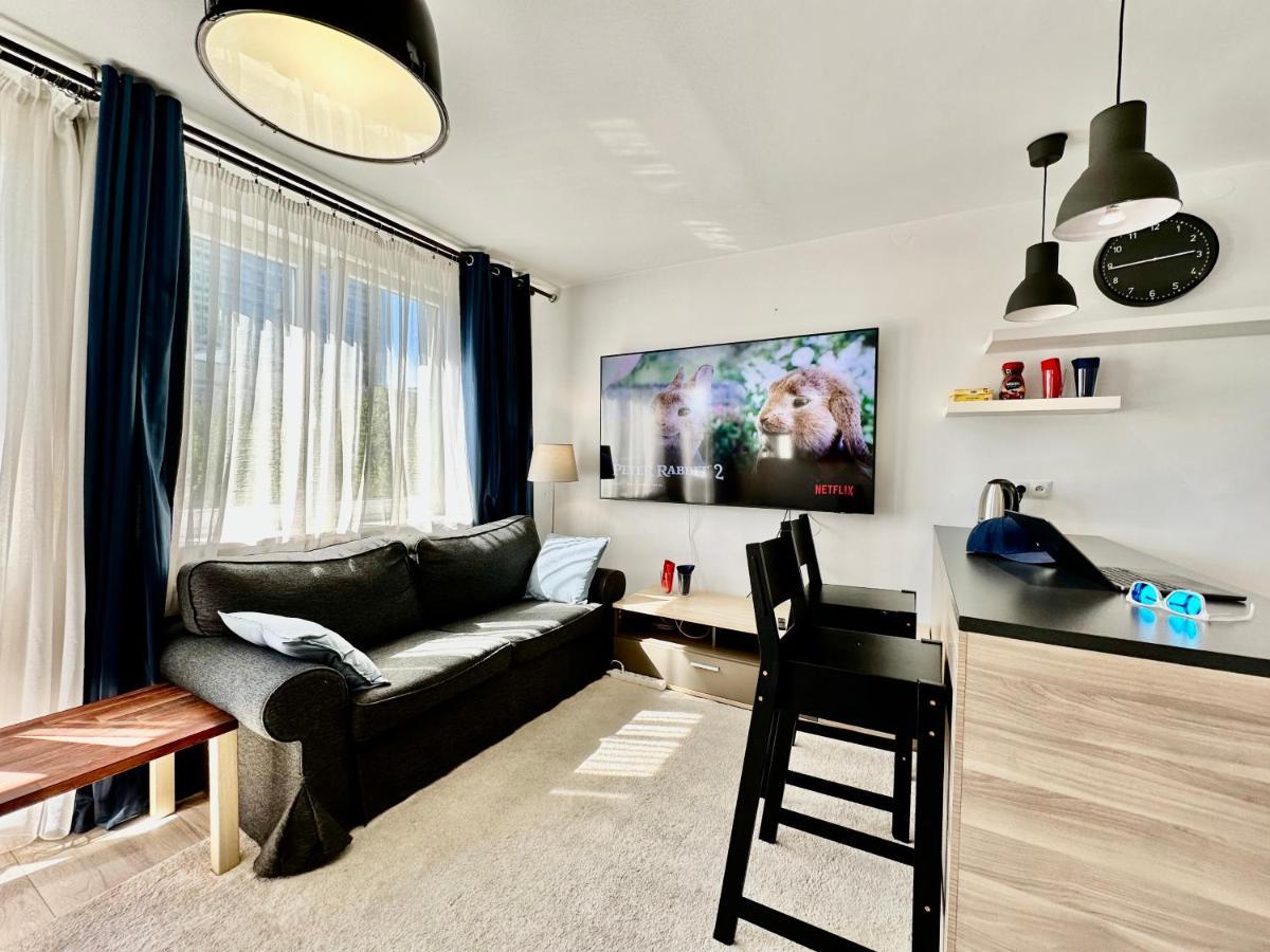 شقة Neon 2 - Fast Wifi 70'Tv Netflix Hbo Max Appletv+ وارسو المظهر الخارجي الصورة